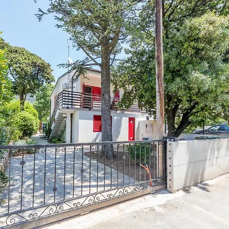 Alan Apartment Baška